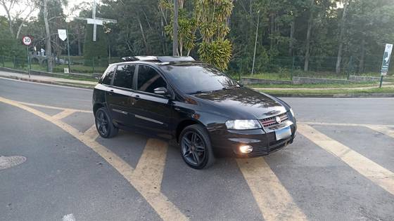 FIAT STILO 1.8 MPI SPORTING 8V FLEX 4P AUTOMÁTICO FIAT STILO 1.8 MPI SPORTING 8V FLEX 4P AUTOMÁTICO